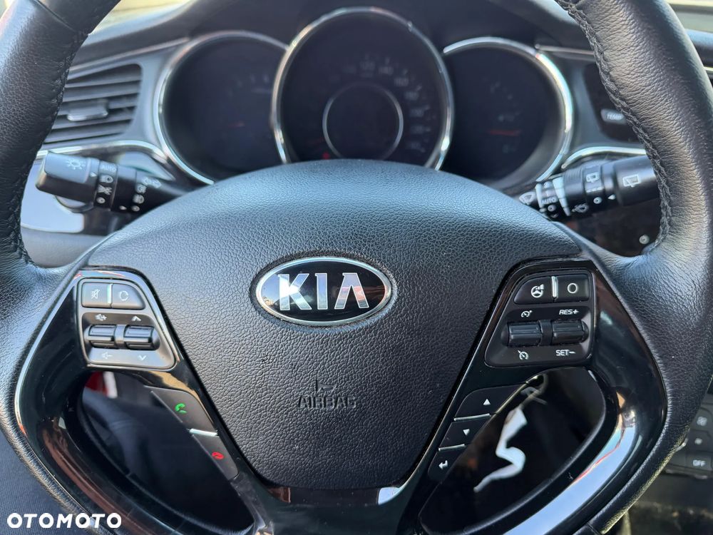 Kia Ceed 1.6 CRDi 136 ISG Vision - 9
