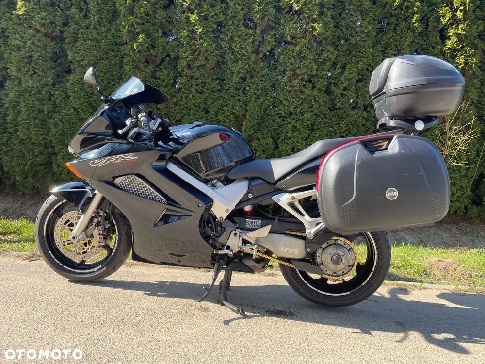 Honda VFR - 2