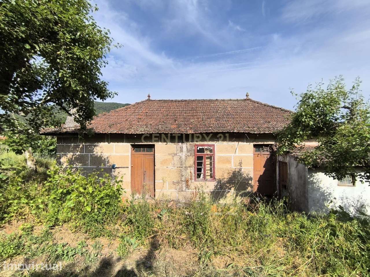 Quinta com casa e anexos em pedra - Grande imagem: 3/43