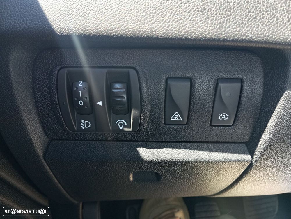 Renault Mégane ENERGY TCe 115 Start & Stop Bose Edition - 13