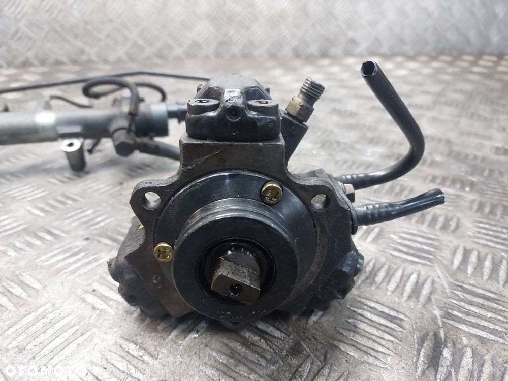 POMPA WTRYSKOWA + WTRYSKIWACZE TUCSON I 2.0 CRDI 33100-27000 33800-27900 - 3