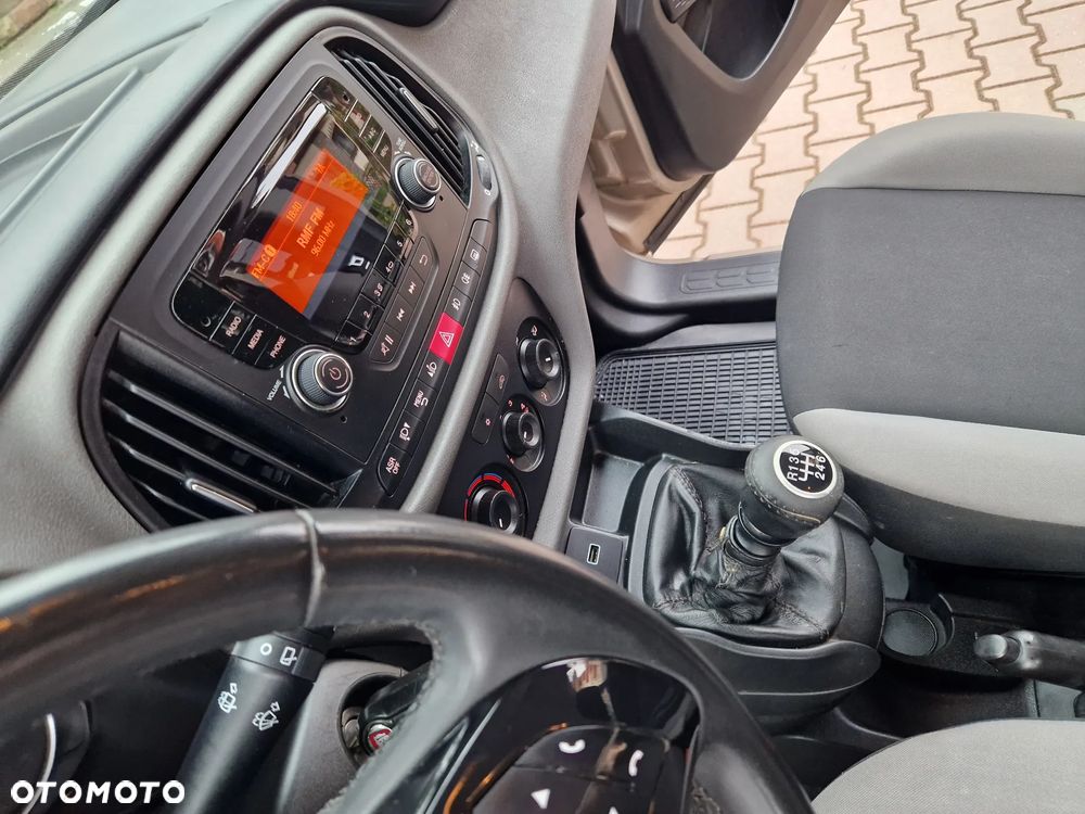 Fiat Doblo Kombi T-Jet Dynamic - 22