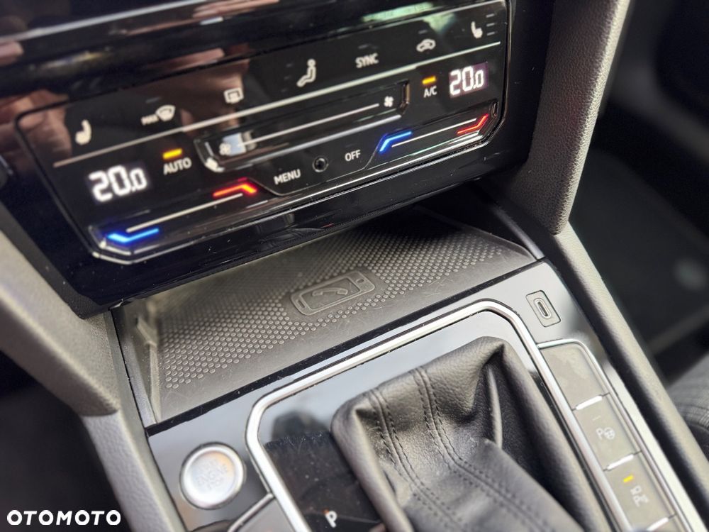 Volkswagen Passat Variant 2.0 TDI SCR DSG 4Motion Business - 33