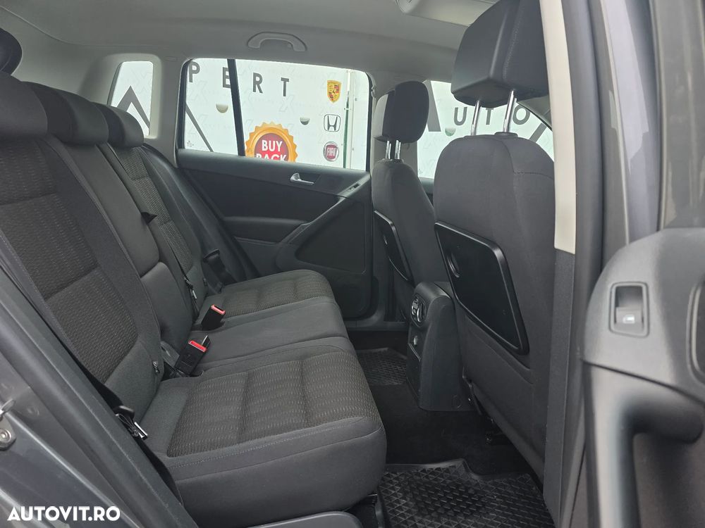 Volkswagen Tiguan 2.0 TDI DPF 4Motion BlueMotion Technology DSG Track & Field - 9