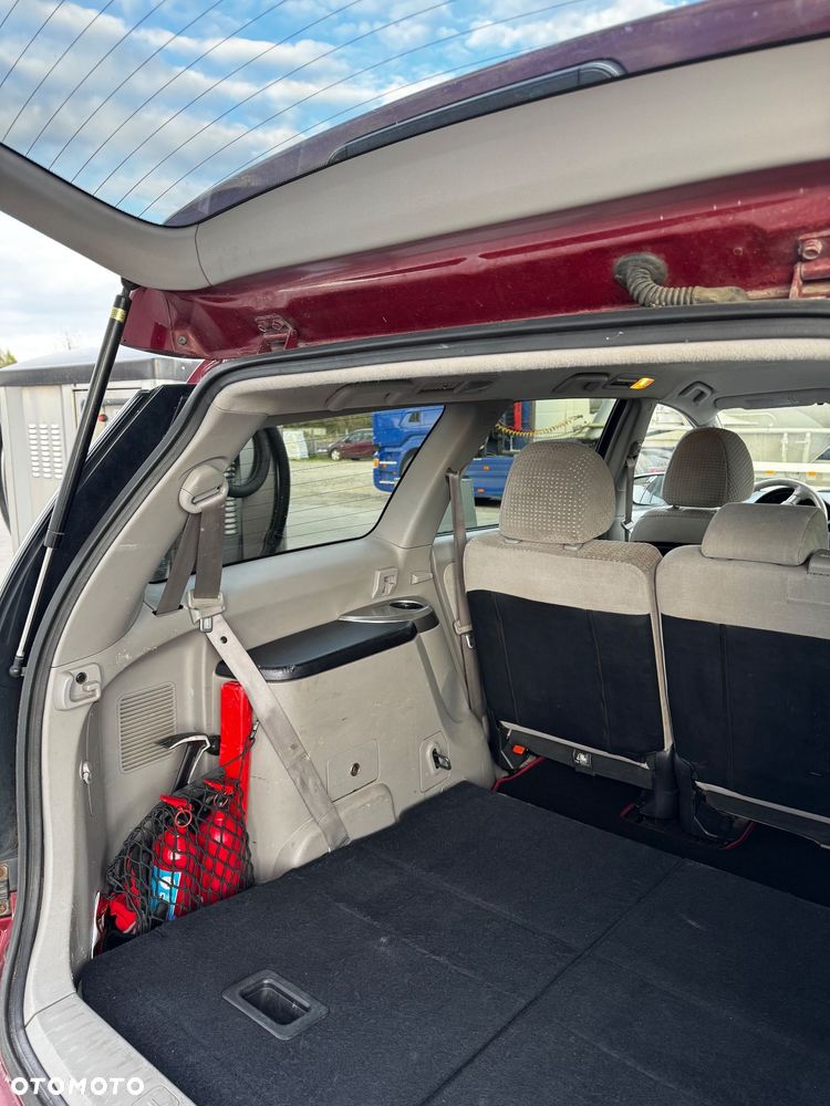 Mitsubishi Grandis 2.4 Intense - 21