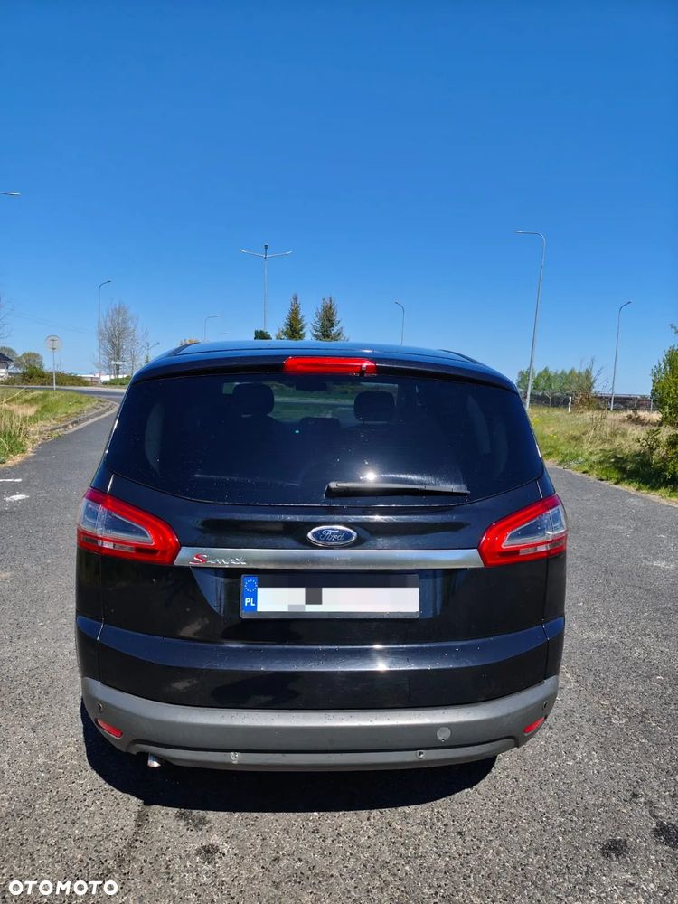 Ford S-Max - 11