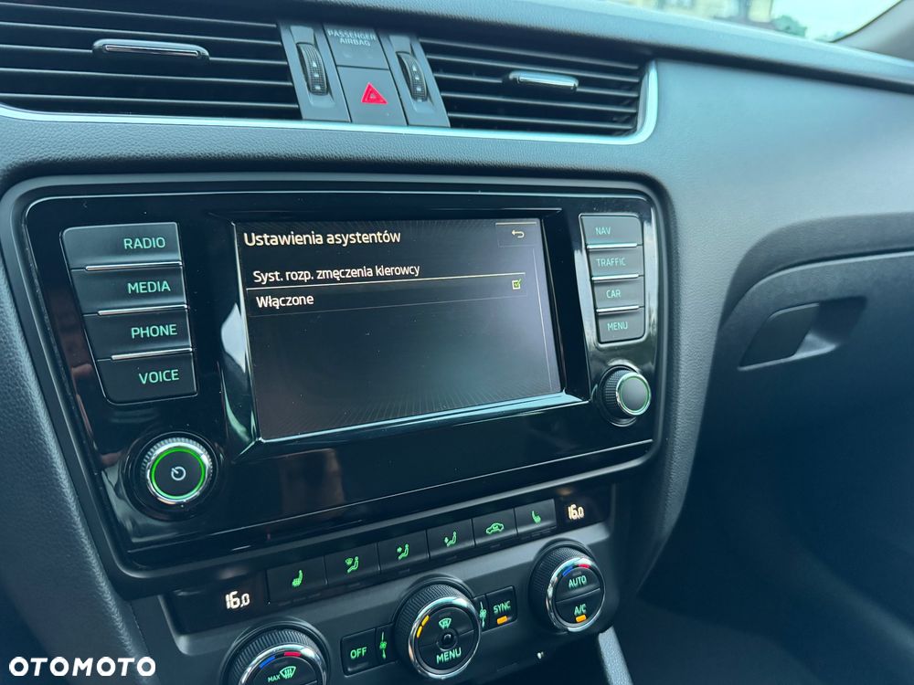 Skoda Octavia 2.0 TSI RS - 32