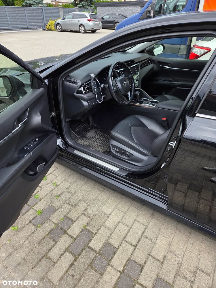 Toyota Camry 2.5 Hybrid Executive CVT - 9