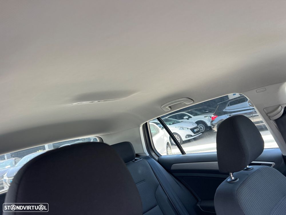 VW Golf 1.6 TDi Trendline DSG - 17