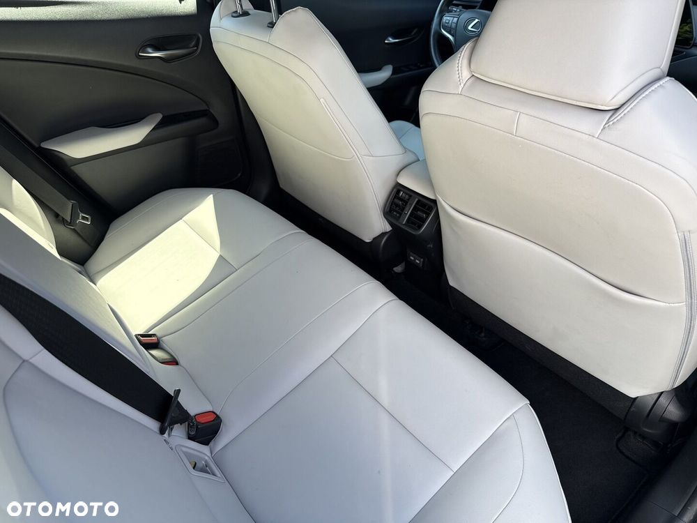 Lexus UX - 11