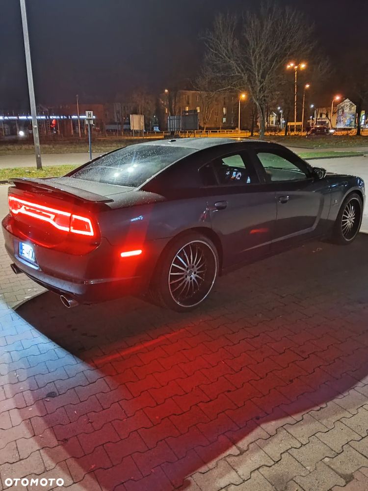 Dodge Charger - 4