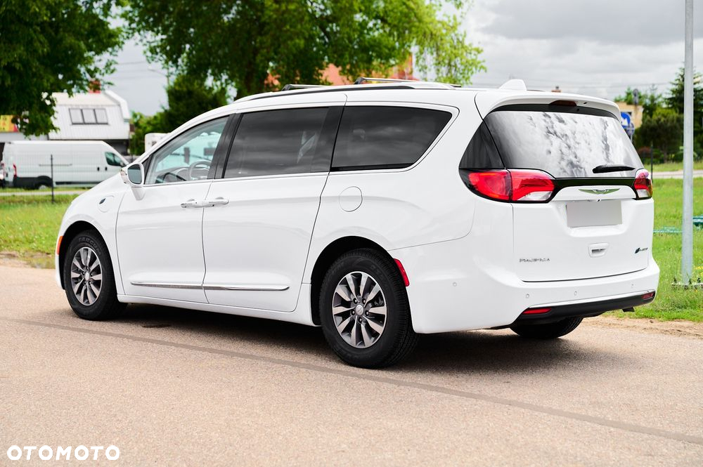 Chrysler Pacifica - 7