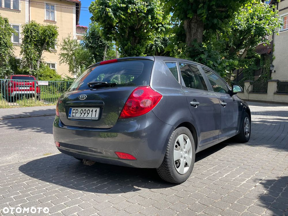 Kia Ceed 1.4 Comfort - 11