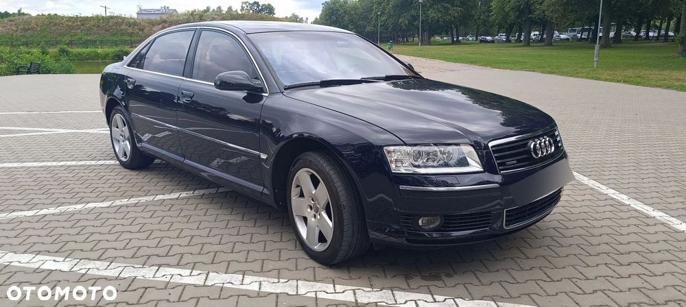 Audi A8 4.2 L Quattro - 10