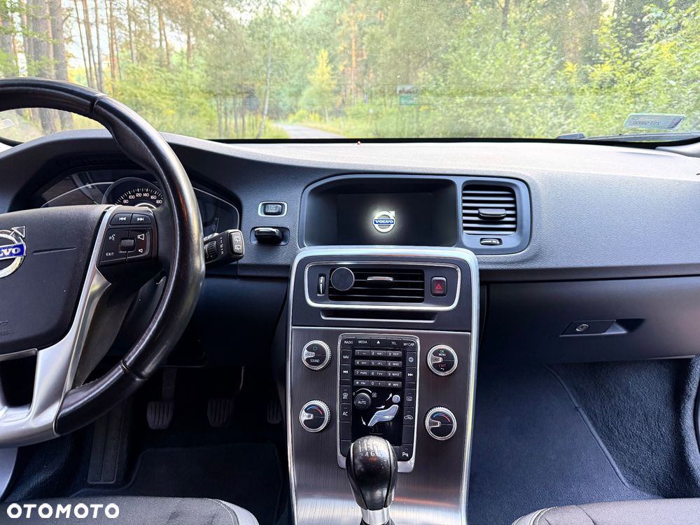Volvo V60 D3 Momentum - 14