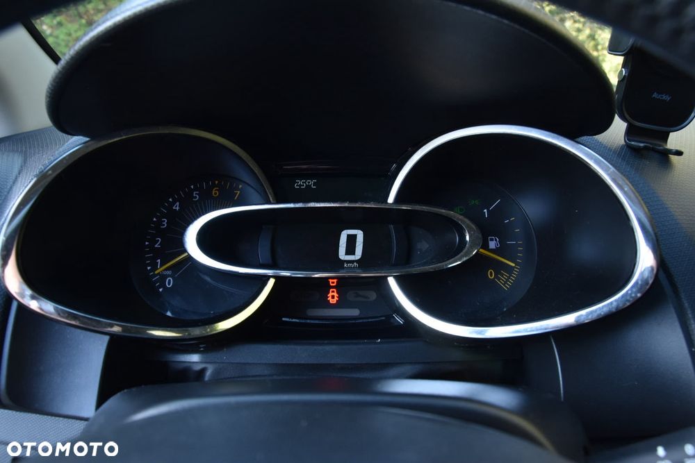 Renault Clio - 16