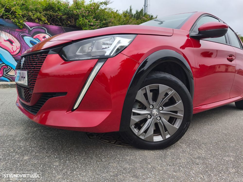 Peugeot e-208 Allure - 13