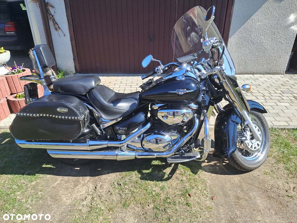 Suzuki Intruder - 1
