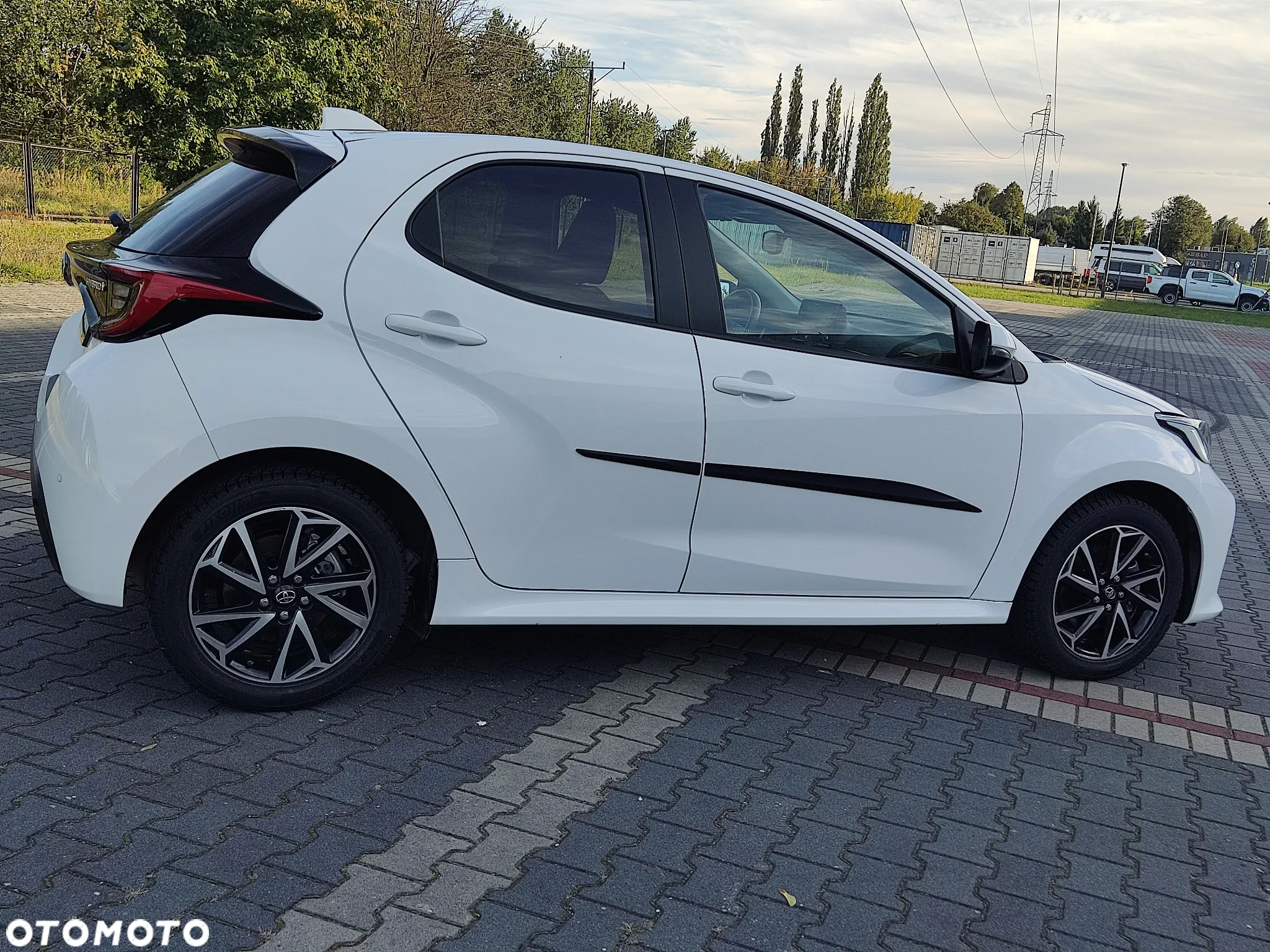 Toyota Yaris Hybrid 1.5 Executive - 12