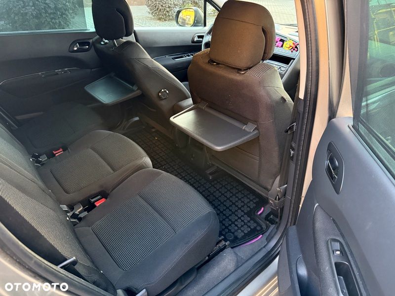 Peugeot 5008 155 THP Family - 14