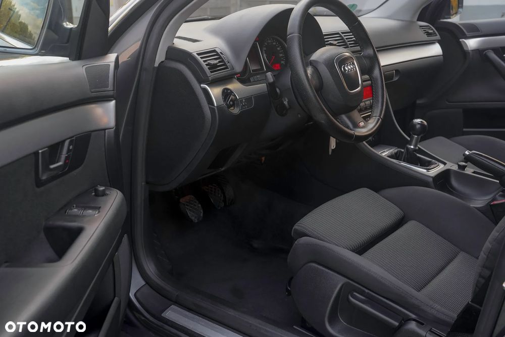 Audi A4 Avant 2.0 TDI DPF - 14