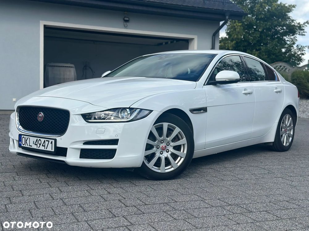 Jaguar XE 2.0 D Prestige - 1