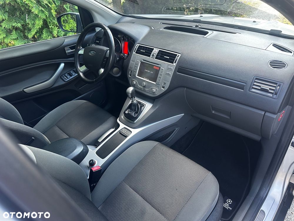 Ford Kuga - 27