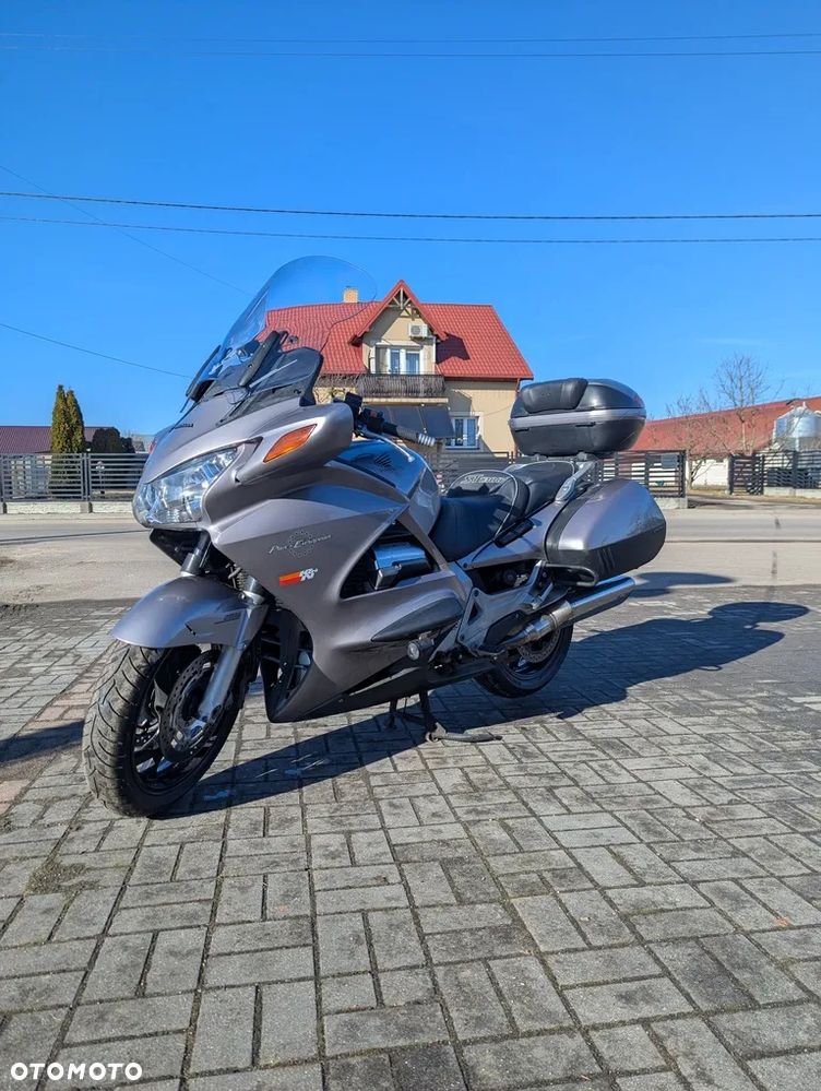 Honda ST - 2
