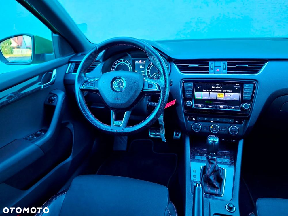 Skoda Octavia 2.0 TDI DSG RS - 27
