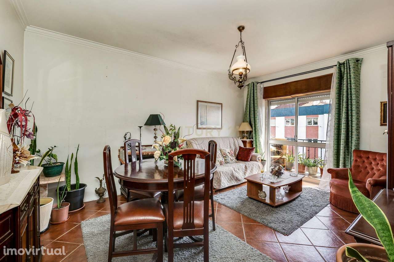 Apartamento com muita luz, soalheiro duas varandas/Marquise, Arrecadaç - Grande imagem: 2/22