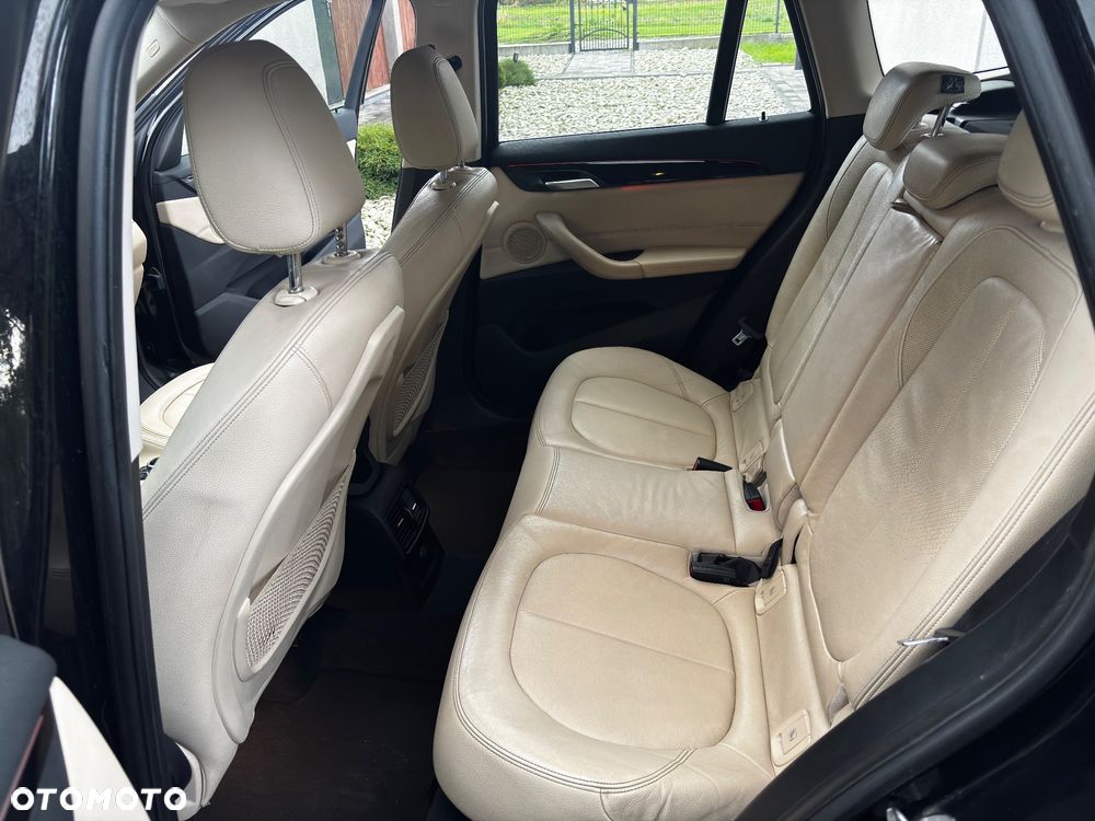 BMW X1 sDrive18d xLine - 11