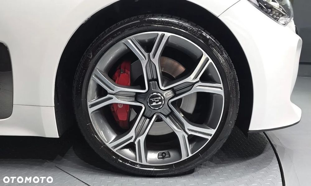 Kia Stinger - 6