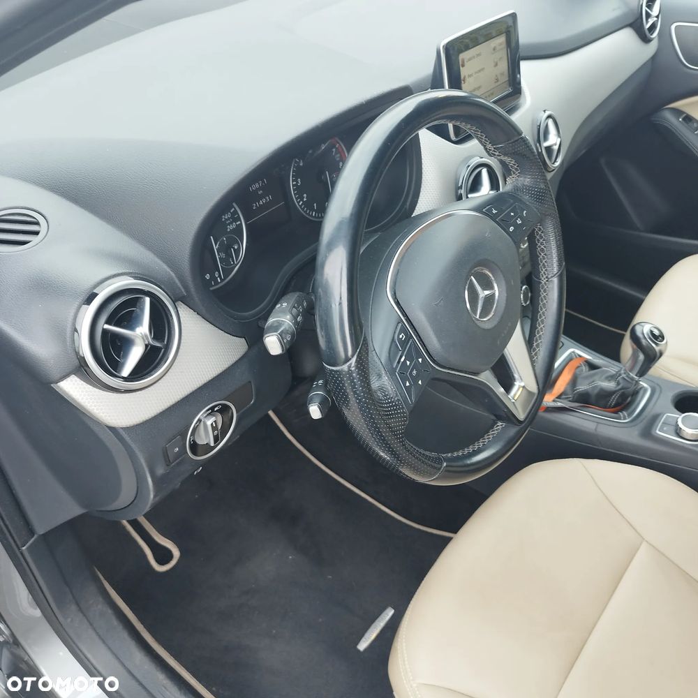 Mercedes-Benz Klasa B 180 (BlueEFFICIENCY) - 13