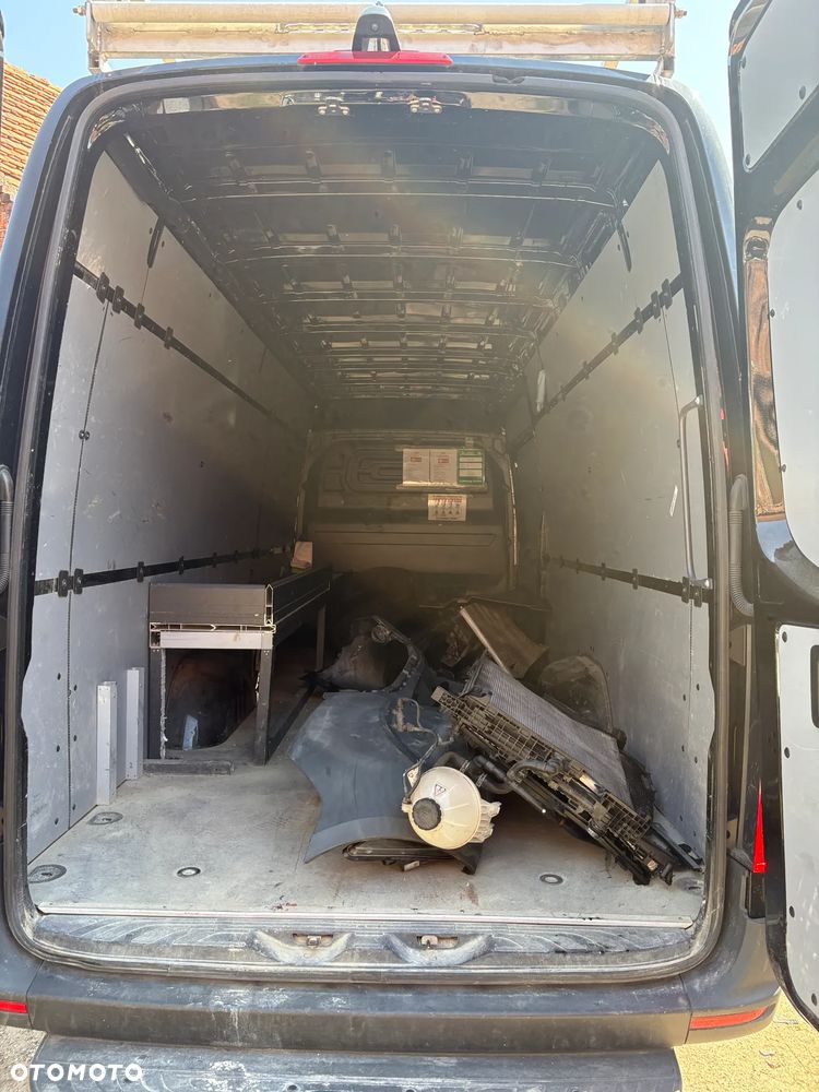 Mercedes-Benz Sprinter - 24