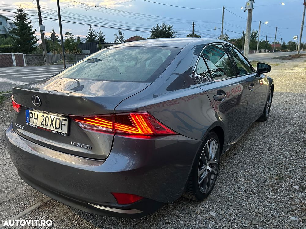 Lexus Seria IS 300h Aut. F Sport - 4