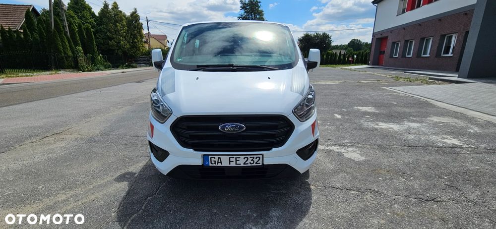 Ford Custom - 2
