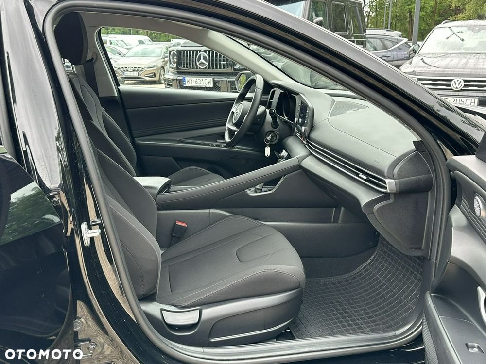 Hyundai Elantra - 20
