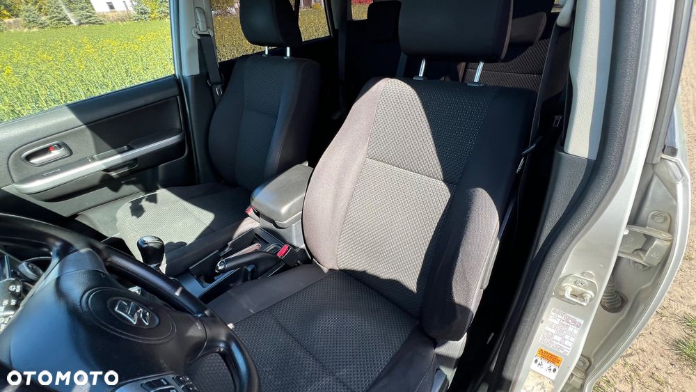 Suzuki Grand Vitara 1.9 DDiS Comfort - 12