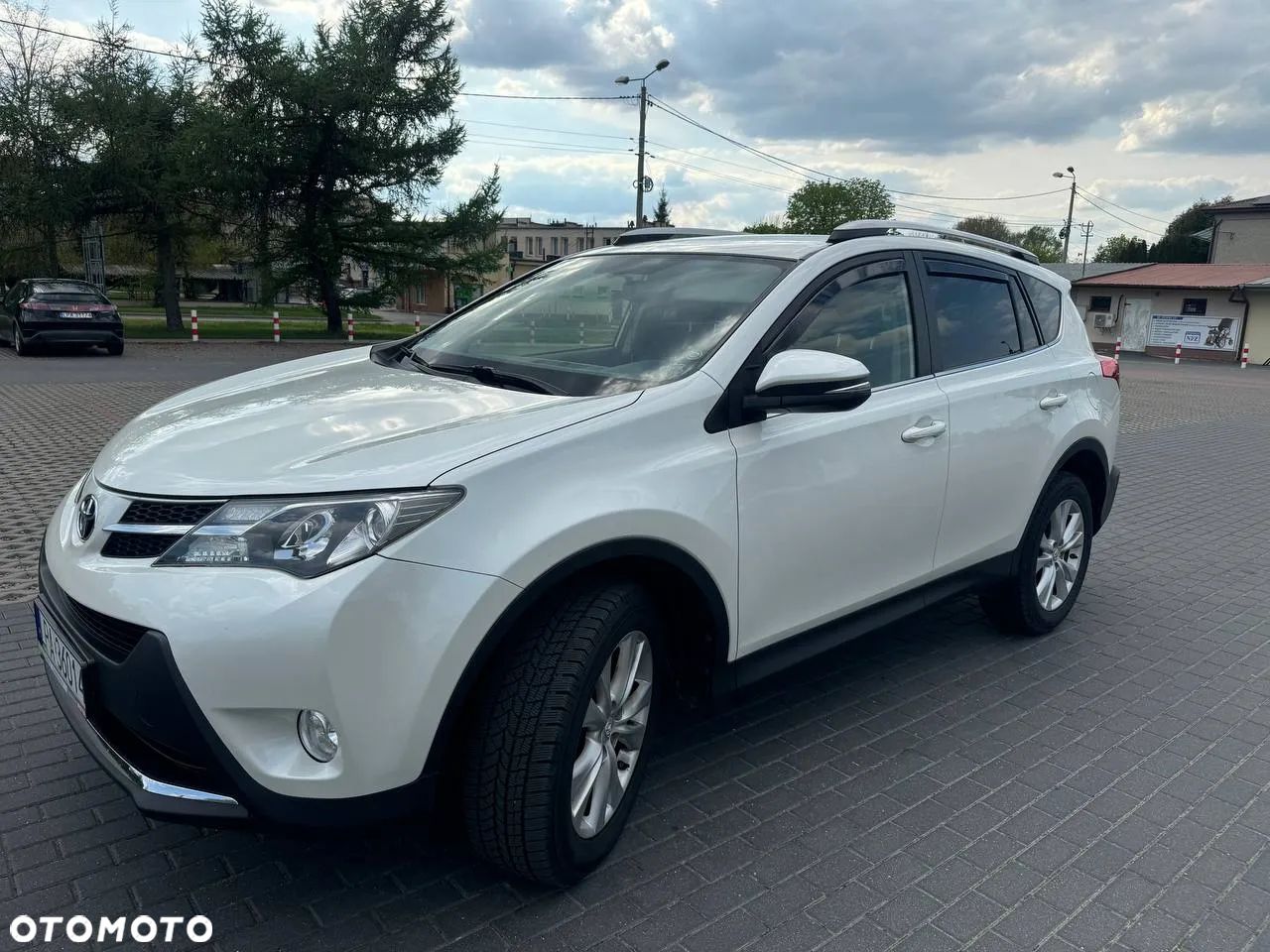 Toyota RAV4 2.2 D-CAT Premium - 1