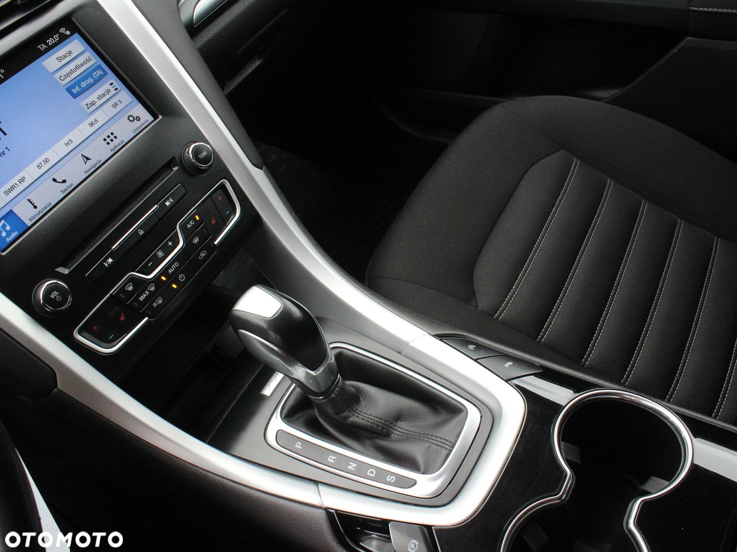 Ford Mondeo 2.0 TDCi Trend PowerShift - 16