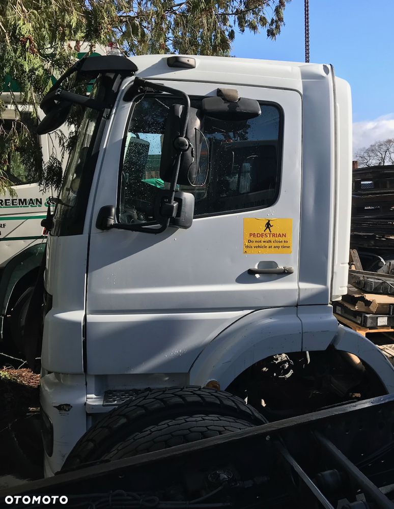 MERCEDES AXOR-KABINA DZIENNA ,BUDOWLANKA- części różne - 2
