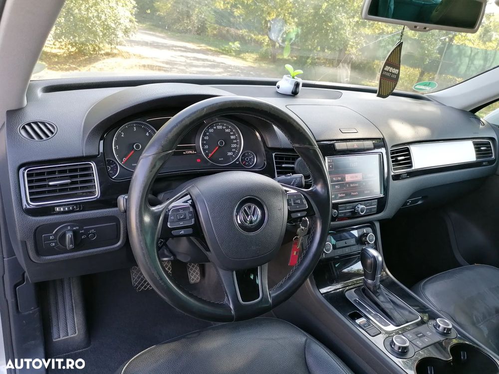 VOLKSWAGEN Touareg 2011 — imagine 10