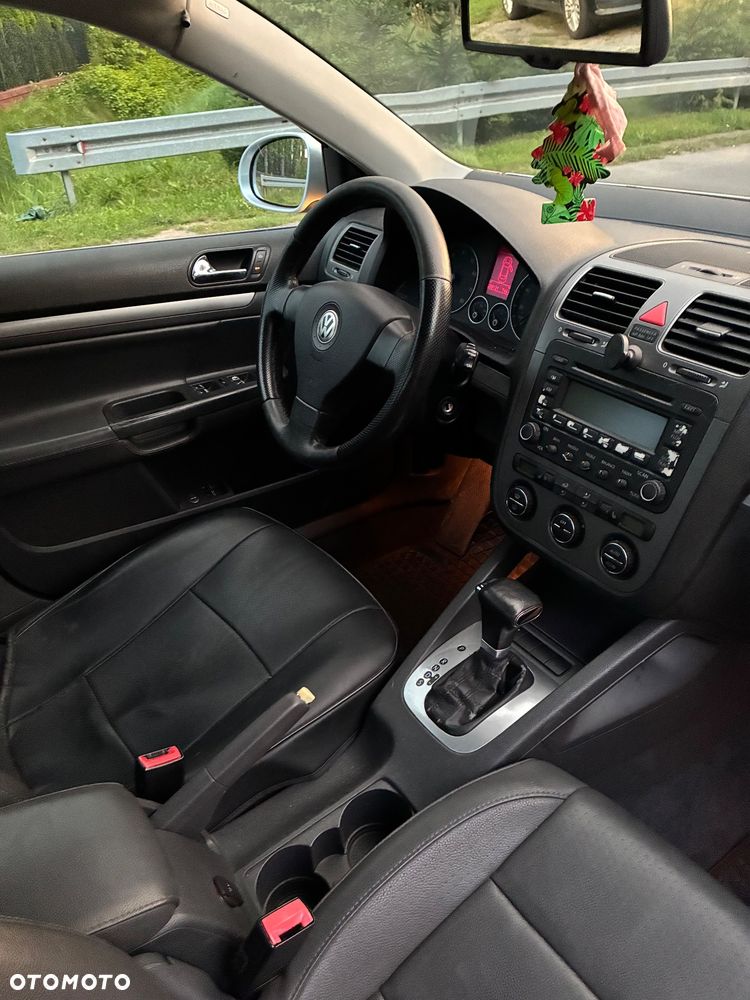 Volkswagen Jetta - 12