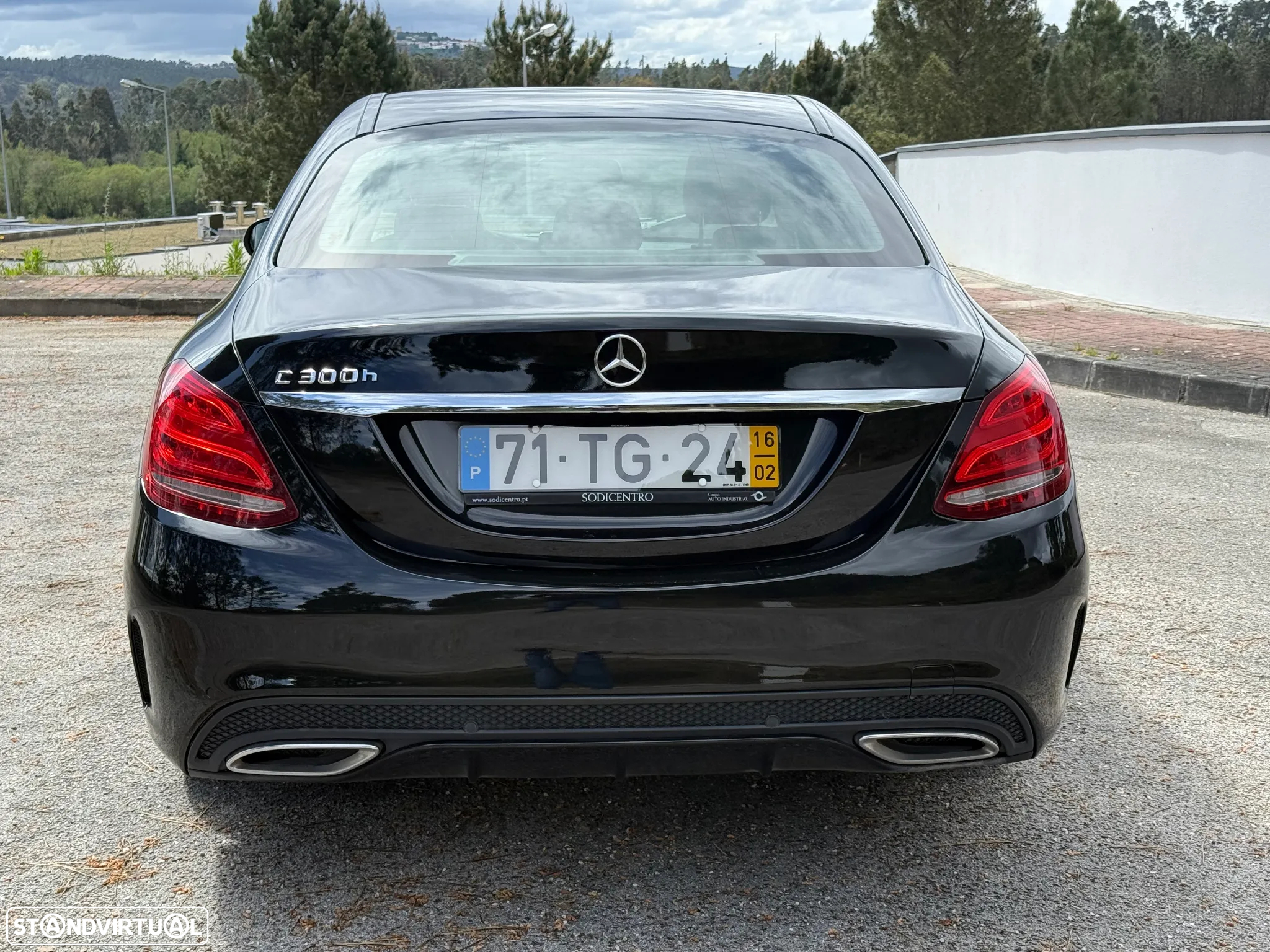 Mercedes-Benz C 300 h AMG Line - 11