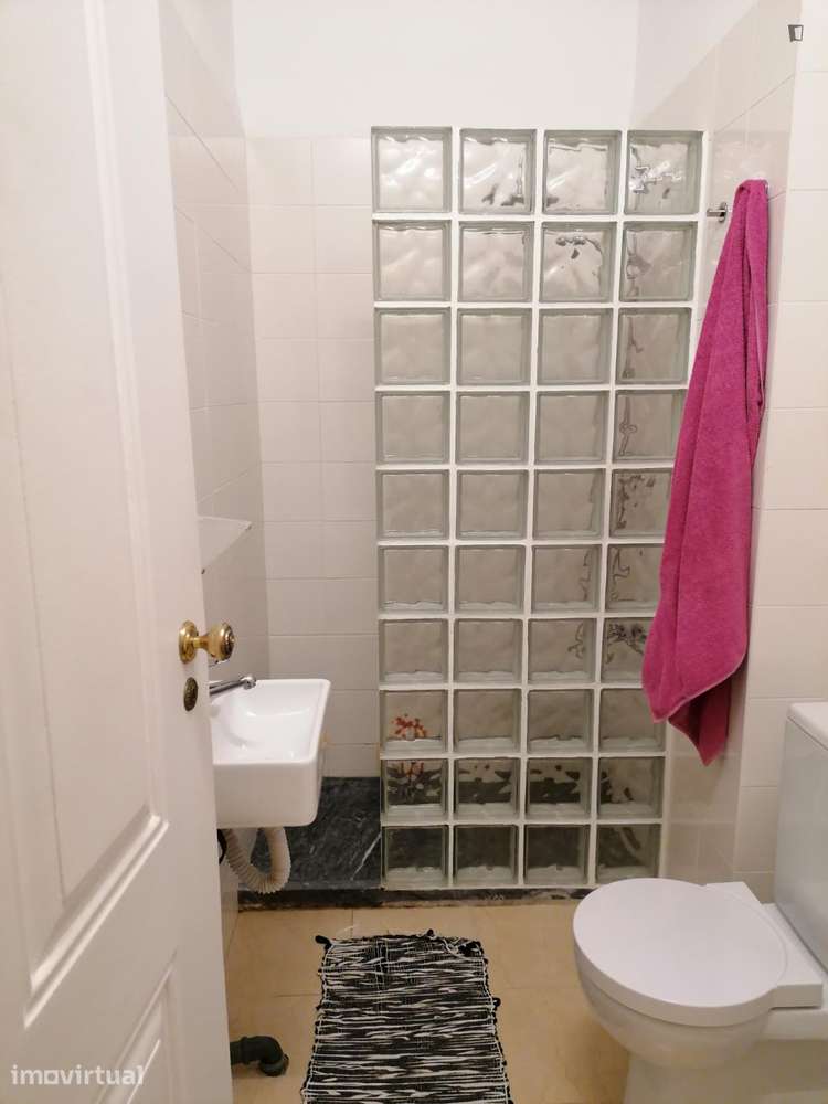 Quarto - localizado em Bairro Alto Lisbon - Grande imagem: 2/12
