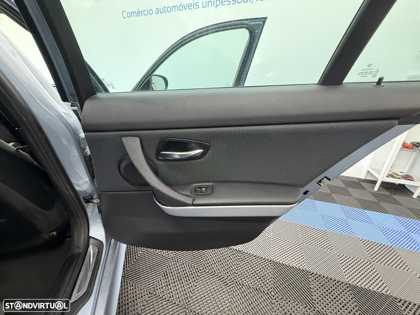 BMW 320 d Touring xDrive - 16