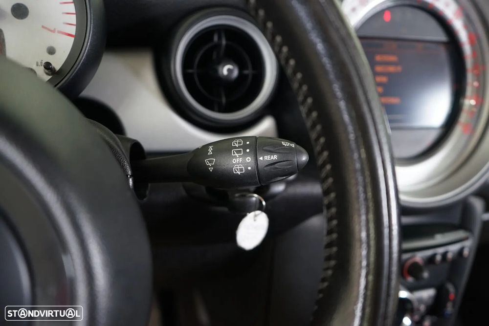 MINI 3 Portas One D - 19