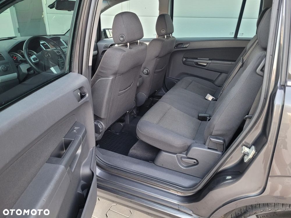Opel Zafira 1.8 Sport - 13