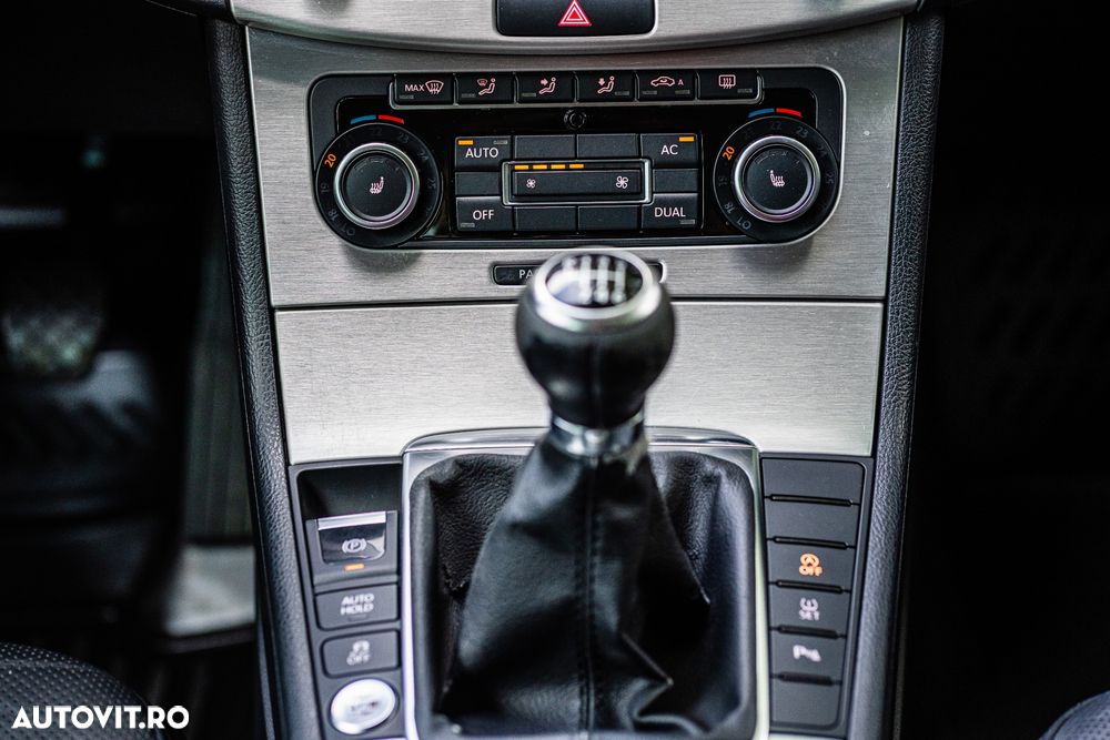 VOLKSWAGEN Passat 2011 — imagine 13