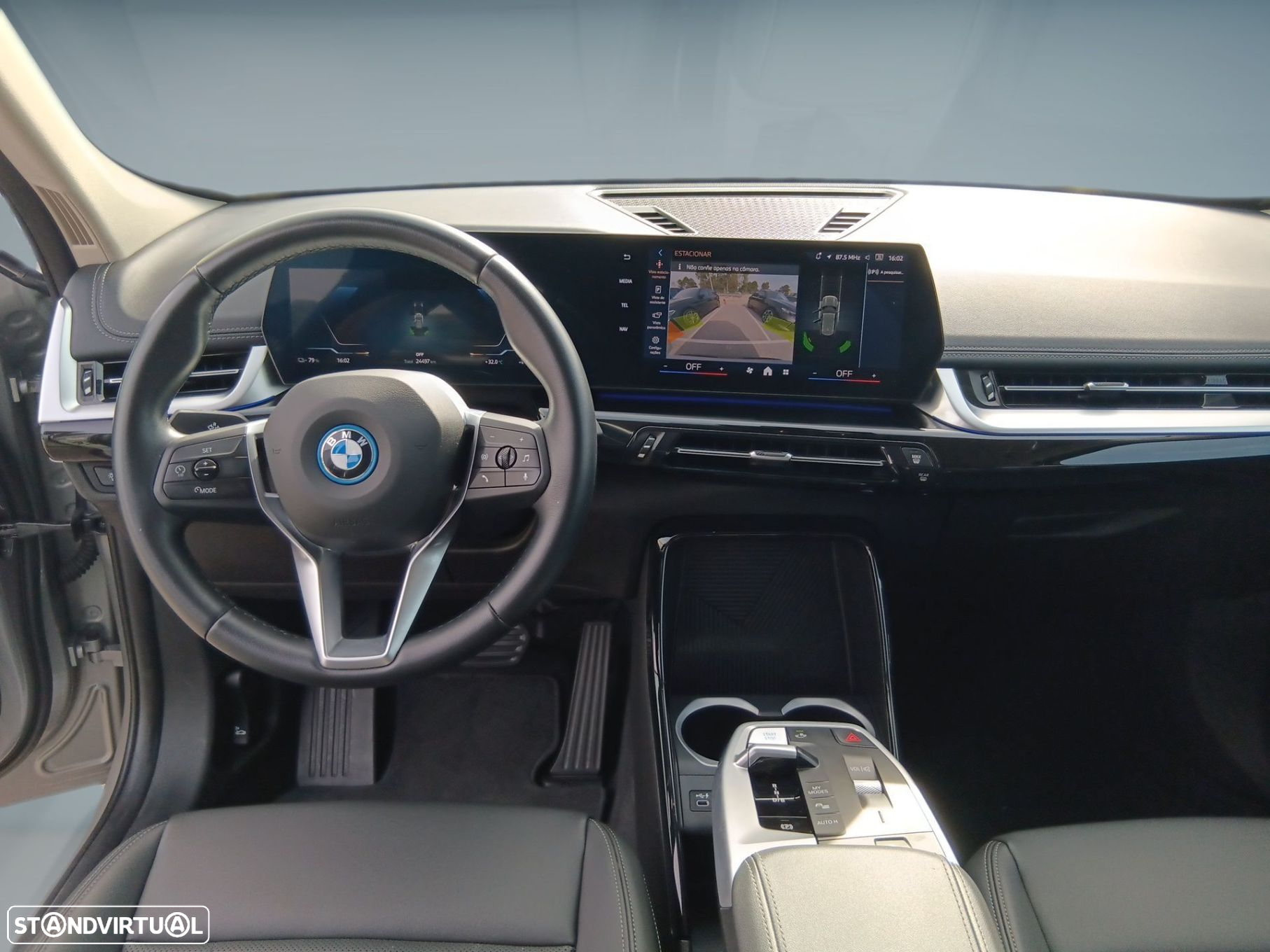 BMW ix1 eDrive20 - 12